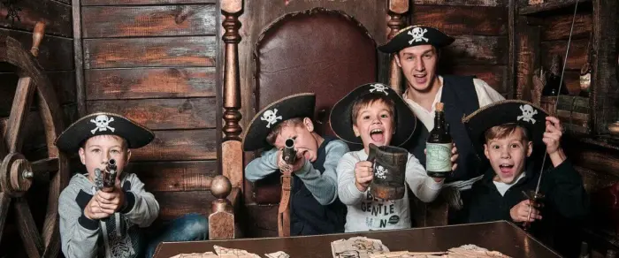 Аниматор в квест "Пираты Карибского моря" Аниматор в квест в костюме Екатеринбург Авантюра. Аниматор в квесте